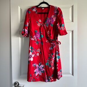 Women’s Old Navy Red Floral Wrap Dress!